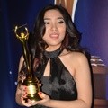 Isyana Sarasvati Raih Penghargaan Pendatang Baru Terbaik dan Solo Pria/Wanita Soul/RnB Terbaik