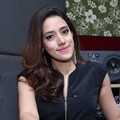 Fairuz A. Rafiq Take Vocal Lagu 'Pengalaman Pertama'