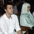 Stuart Collin dan Risty Tagor Ditemui di Pengadilan Agama Jakarta Selatan