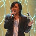 Penampilan Ari Lasso di Konser 'Dua Ruang'