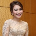 Ayu Ting Ting di Resepsi Pernikahan Glenn Alinskie dan Chelsea Olivia