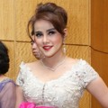 Olla Ramlan di Resepsi Pernikahan Glenn Alinskie dan Chelsea Olivia