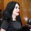 Luna Maya di Resepsi Pernikahan Glenn Alinskie dan Chelsea Olivia