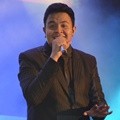 Penampilan Tulus di Konser 'Dua Ruang'