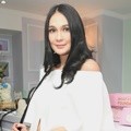 Luna Maya Hadiri Grand Opening Beauphoria Store