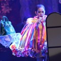 Syahrini Pamer Tas Hermes Saat Tampil di HUT Global TV ke-13