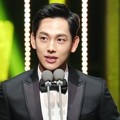 Siwan ZE:A Raih Piala Jury Award