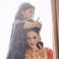 Cantiknya Ratu Anandita Saat Didandani