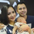 Raffi Ahmad dan Nagita Slavina di Acara Pembukaan 'RA Jeans'