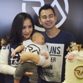 Raffi Ahmad dan Nagita Slavina di Acara Pembukaan 'RA Jeans'