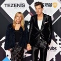 Mark Ronson Datang Bersama Josephine de la Baume di MTV EMA's 2015