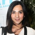 Dena Rachman di Premiere Film 'Ayah Menyayangi Tanpa Akhir'