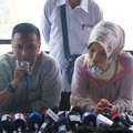 Arzeti Bilbina Didampingi Aditya Setiawan Gelar Konferensi Pers