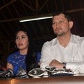Kartika Putri Didampingi Pengacara Lidya Wongsonegoro dan Brian Praneda