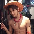 Changmin TVXQ Hadir Topless Sebagai Ace dari 'One Piece'