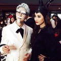 Kolonel Sander Onew dan Maleficent Seohyun di Pesta Halloween SMTown