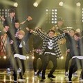 iKON Tampil Nyanyikan Lagu 'Rhythm Ta'