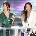 Dasom dan Hyorin Wakili Sistar Terima Piala Top 10 Artist