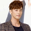 Sung Hoon di Jumpa Pers Serial 'Oh My Venus'