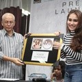 Ayu Ting Ting Raih Multi Platinum Awards