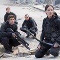Katniss Everdeen dan Distrik 13 Berjuang Menggulingkan Otokrasi Capitol