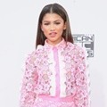 Zendaya Coleman Hadiri American Music Awards 2015
