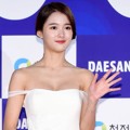 Nam Bo Ra di Red Carpet Blue Dragon Awards 2015