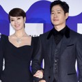 Kim Hye Soo dan Yoo Joon Sang di Red Carpet Blue Dragon Awards 2015