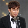 Son Ho Joon Raih Piala Popularity Award