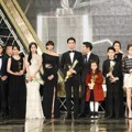 Para Pemenang APAN Star Awards Berfoto Bersama