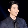 Lee Dong Gun di Red Carpet APAN Star Awards