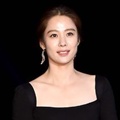Kim Hyun Joo di Red Carpet APAN Star Awards