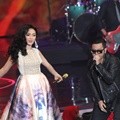 Zaskia Kolaborasi dengan Five Minutes di SCTV Awards 2015