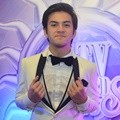 Rizky Nazar Hadir di SCTV Awards 2015