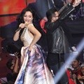 Zaskia Kolaborasi dengan Five Minutes di SCTV Awards 2015