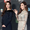 Seohyun dan Tiffany SNSD di Red Carpet MAMA 2015