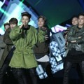 iKON Tampil Nyanyikan 3 Lagu di Panggung MAMA 2015