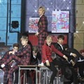 Seventeen Tampil Nyanyikan Lagu 'Mansae'