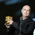 Pet Shop Boys Raih Piala Worldwide Inspiration Awards