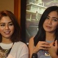 Saphira Indah dan Masayu Clara Ditemui Saat Premier Film 'Villa 603'