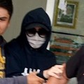 Puty Revita Saat Keluar dari Panti Sosial Karya Wanita Mulya Jaya, Pasar Rebo, Jakarta Timur