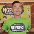 Ernest Prakasa di Konferensi Pers Film 'Ngenest'