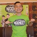 Ernest Prakasa di Konferensi Pers Film 'Ngenest'