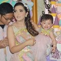 Ashanty dan Arsy di Perayaan Ulang Tahun Arsy ke-1