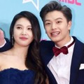 Joy Red Velvet dan Sungjae BTOB di Red Carpet MBC Entertainment Awards 2015