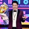 Kim Gura Raih Piala Daesang