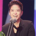 Amber f(x) Raih Piala Female Rookie Variety