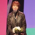 Kang Ye Won Raih Piala Popularity Award Variety