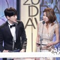 Kwon Yul dan Sooyoung Girls' Generation di MBC Drama Awards 2015