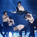 Aksi Panggung VIXX Saat Nyanyikan 'Chained Up'
